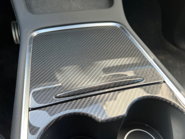 Tesla Model 3 e Y: cubierta de la consola central de carbono auténtico con ranura para tarjeta de acceso en alto brillo