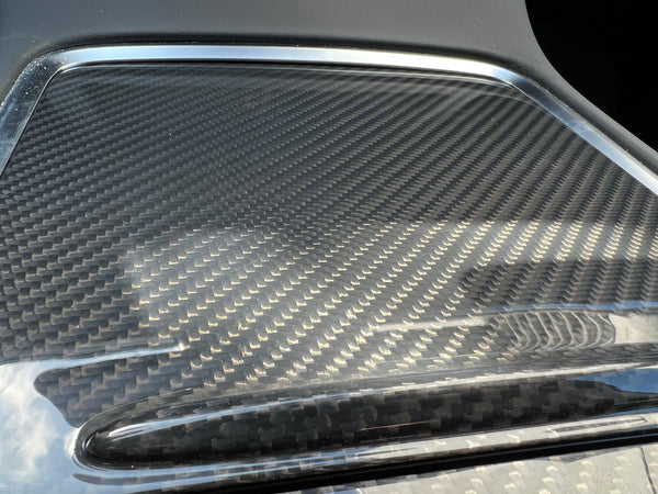 Tesla Model 3 e Y: cubierta de la consola central de carbono auténtico con ranura para tarjeta de acceso en alto brillo