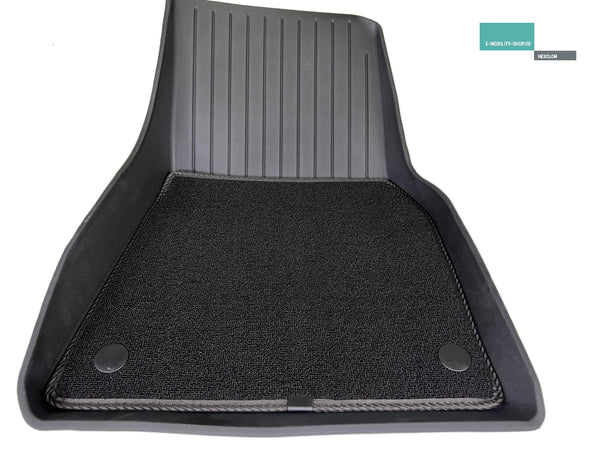Tesla Model Y Luxus-Fußmatten-Set, 6-teilig - Gummimatte mit Velours-Auflage, E-Mobility Shop, Beifahrerseite