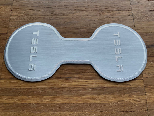 Tesla Model 3 a Y vložka na láhev – vstup do držáku pohárků